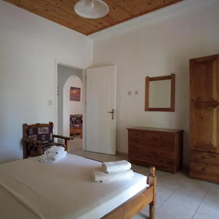 Chrissa Holiday home Halikounas